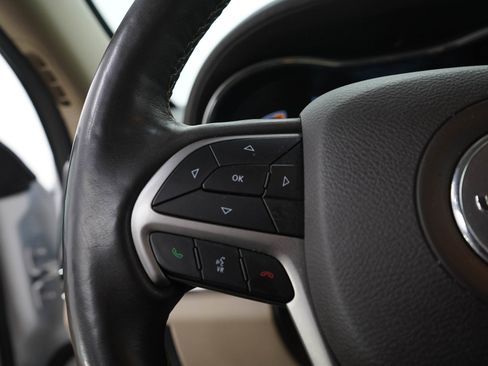 Used 2020 Jeep Grand Cherokee Overland AWD/4WD image 26