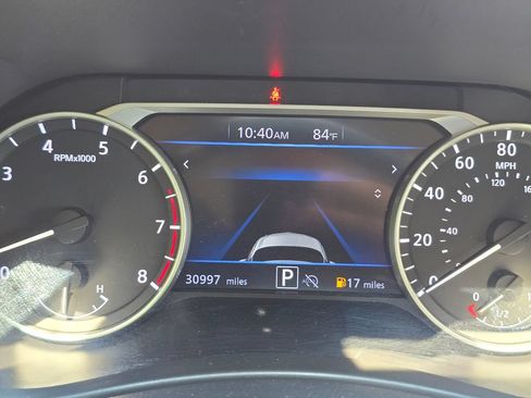 Used 2025 Nissan Sentra SR w/ SR Premium Package FWD image 22