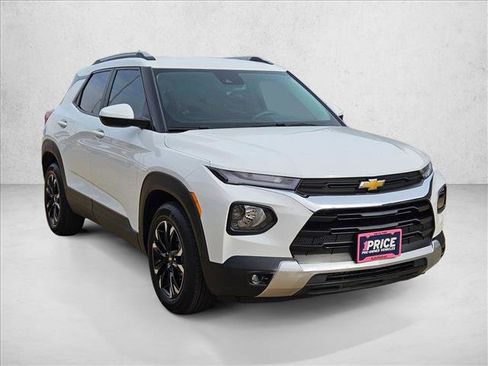 Used 2023 Chevrolet TrailBlazer LT w/ Convenience Package image 3