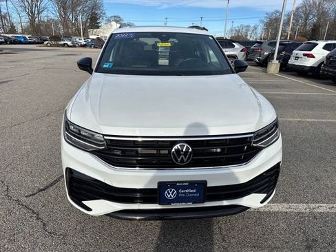Certified 2022 Volkswagen Tiguan SE R-Line image 2
