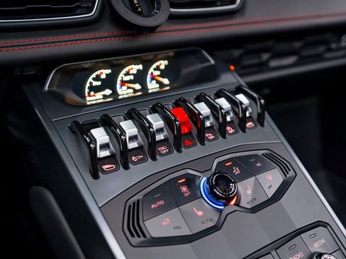 Used 2019 Lamborghini Huracan LP 580-2 image 20