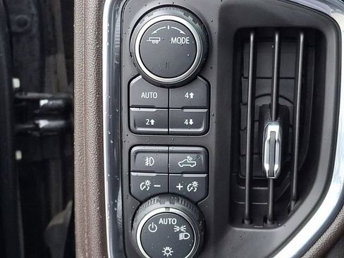 Used 2021 Chevrolet Silverado 1500 RST image 21