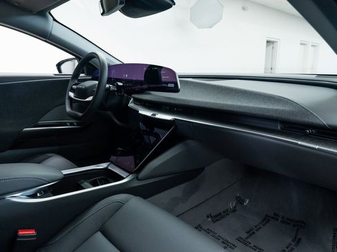 Used 2025 Lucid Air Touring image 25