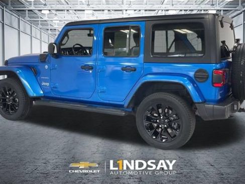 Used 2021 Jeep Wrangler Unlimited Sahara w/ Cold Weather Group AWD/4WD image 9