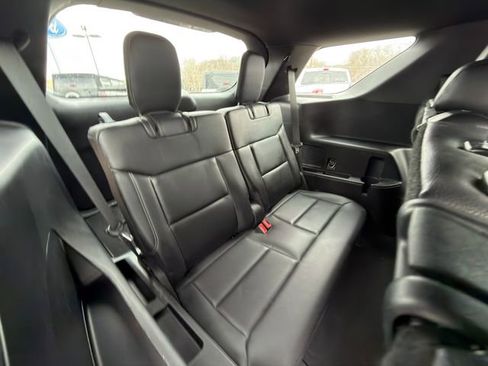 Used 2020 Ford Explorer XLT w/ Equipment Group 202A image 11