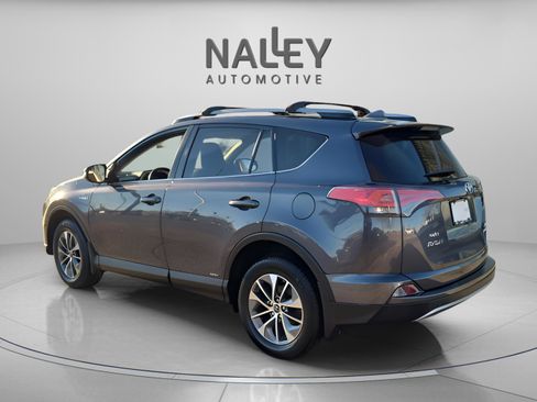 Certified 2018 Toyota RAV4 XLE image 3