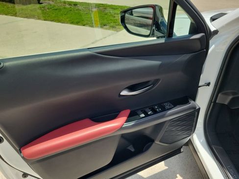 Used 2019 Lexus UX 200 F Sport w/ F Sport Premium Package FWD image 20