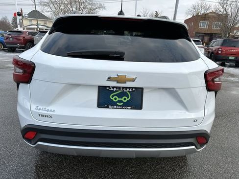 Certified 2024 Chevrolet Trax LT image 34