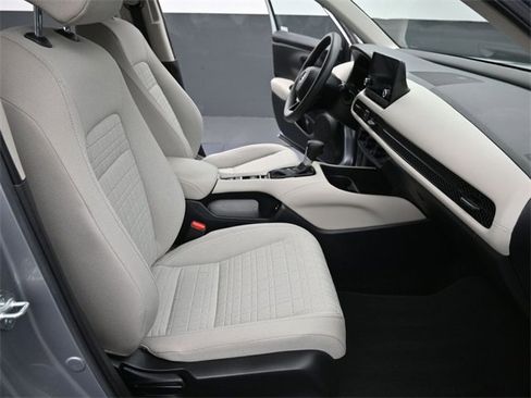 Certified 2024 Honda HR-V LX image 14