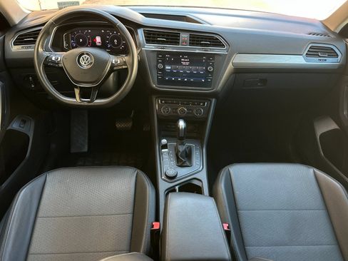 Used 2020 Volkswagen Tiguan SEL AWD/4WD image 13
