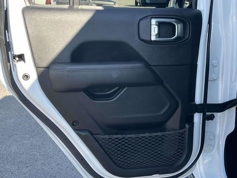 Used 2021 Jeep Wrangler Unlimited Sahara image 16