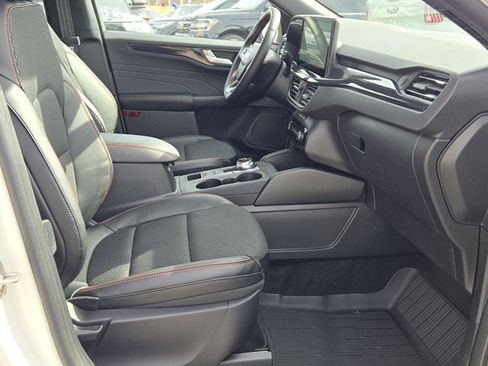Used 2025 Ford Escape ST-Line w/ Tech Pack #1 image 3
