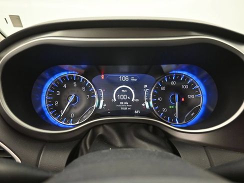 Used 2024 Chrysler Pacifica Touring-L FWD image 3