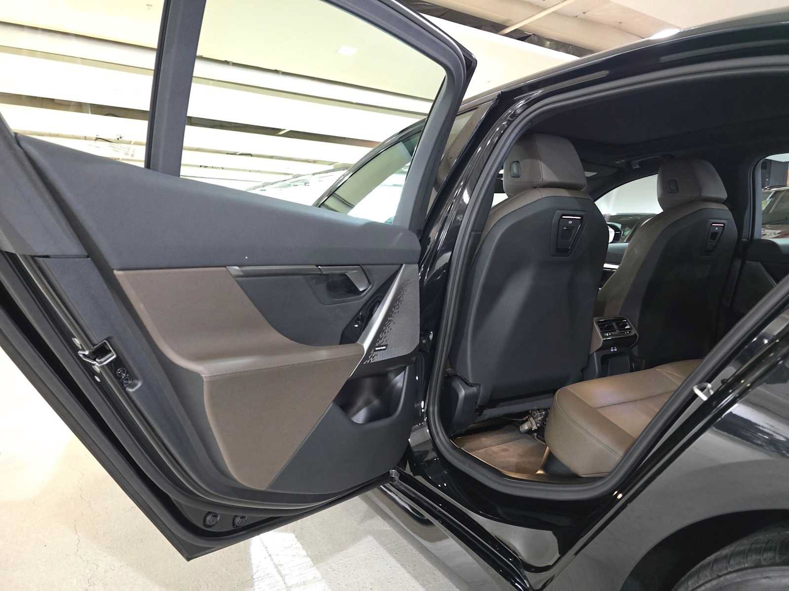 Used 2026 BMW 540i xDrive AWD/4WD image 15