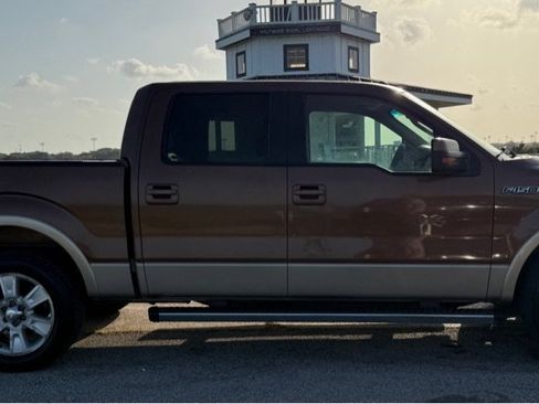 Used 2011 Ford F150 Lariat w/ Lariat Plus Pkg RWD image 4