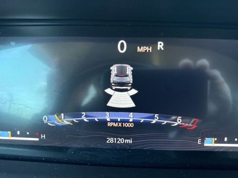 Used 2023 Jeep Grand Cherokee Limited w/ Black Appearance Package image 8