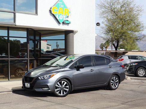 Used 2020 Nissan Versa SR w/ Electronics Package image 3