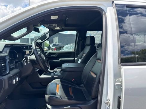 Used 2024 GMC Sierra 2500 AT4 w/ AT4 Premium Plus Package AWD/4WD image 18