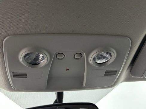 Used 2015 GMC Acadia SLE image 30