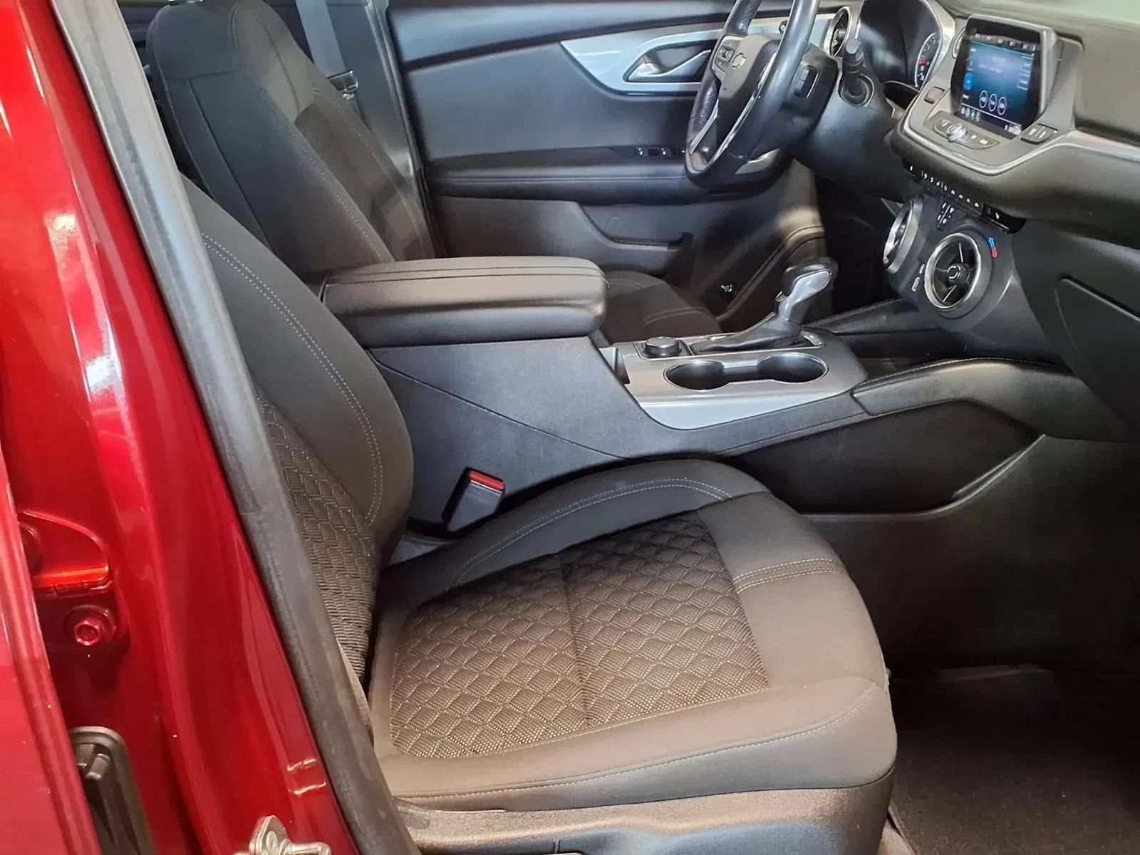 Used 2019 Chevrolet Blazer LT FWD image 13
