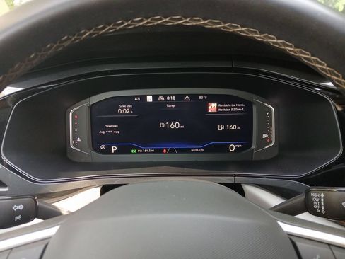 Used 2022 Volkswagen Taos SEL w/ Panoramic Sunroof Package AWD/4WD image 17