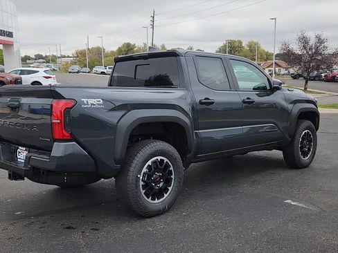 New 2025 Toyota Tacoma TRD Off-Road image 4