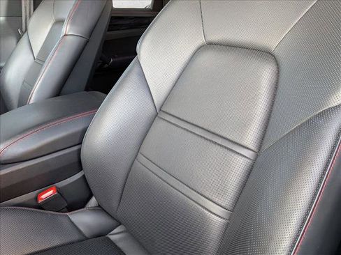 Used 2023 Porsche Cayenne image 15