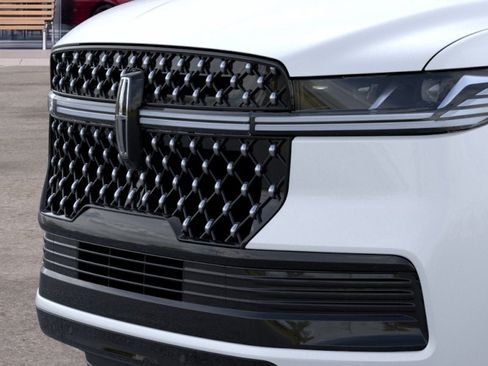 New 2026 Lincoln Navigator L Black Label AWD/4WD image 17