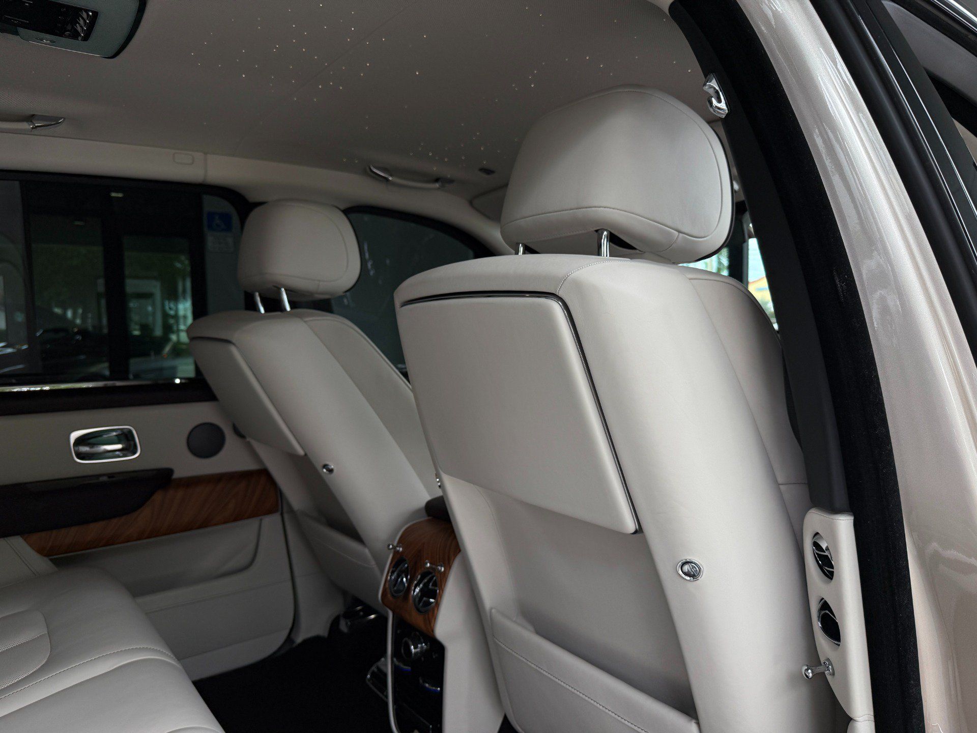 Used 2020 Rolls-Royce Cullinan AWD/4WD image 34