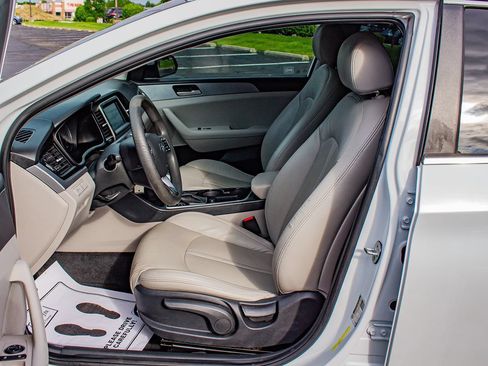 Used 2019 Hyundai Sonata SE FWD image 11