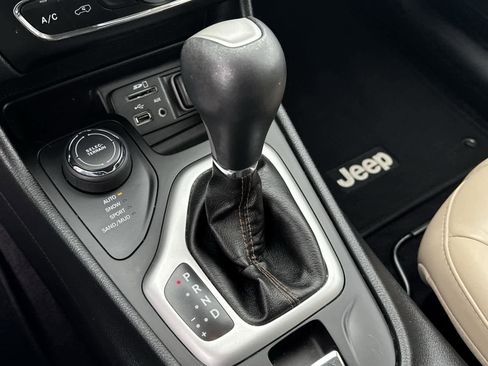 Used 2017 Jeep Cherokee Limited w/ Trailer Tow Group image 29