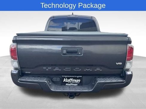 Used 2020 Toyota Tacoma TRD Sport w/ TRD Premium Sport Package AWD/4WD image 4