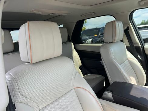 Used 2017 Land Rover Discovery HSE Luxury AWD/4WD image 38