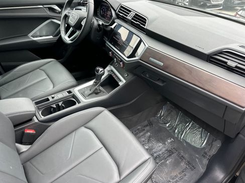 Used 2023 Audi Q3 2.0T Premium w/ Convenience Package AWD/4WD image 16