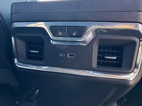 Used 2025 GMC Sierra 3500 Denali AWD/4WD image 34