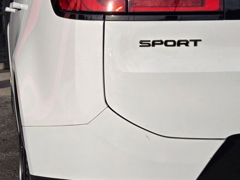 Used 2023 Land Rover Range Rover Sport SE AWD/4WD image 10