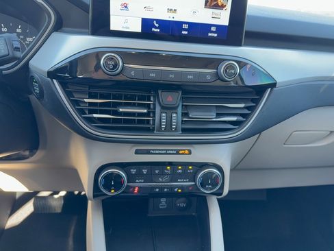 Certified 2022 Ford Escape SEL image 21