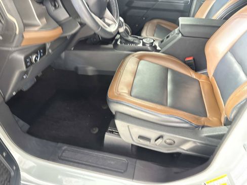 Used 2024 Ford Bronco Outer Banks AWD/4WD image 17