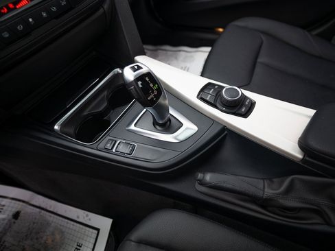 Used 2015 BMW 320i xDrive Sedan image 17