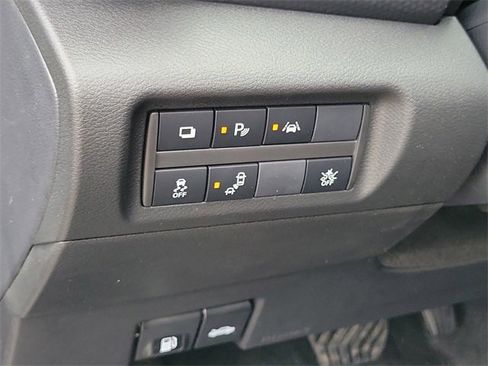 New 2025 Nissan Kicks Play S image 7