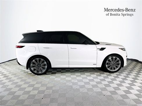 Used 2025 Land Rover Range Rover Sport Autobiography image 8