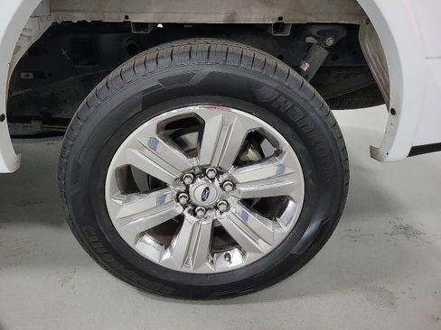 Used 2019 Ford F150 Lariat w/ Equipment Group 502A Luxury image 9