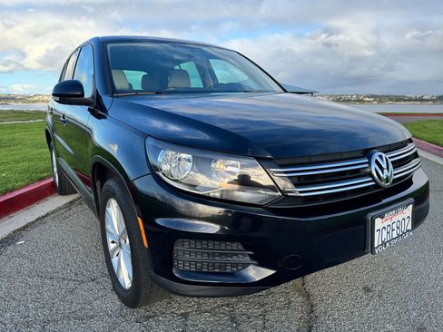 Used 2014 Volkswagen Tiguan SE image 9