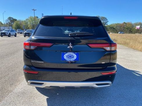 Used 2024 Mitsubishi Outlander SE image 4