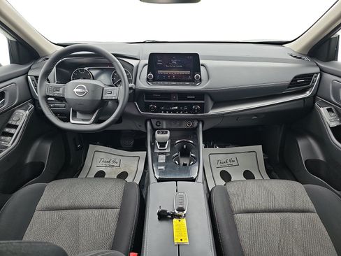 Used 2026 Nissan Rogue SV FWD image 10