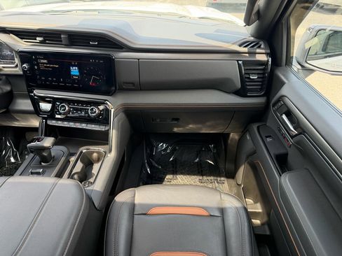 Used 2023 GMC Sierra 1500 AT4 w/ AT4 Preferred Package AWD/4WD image 28