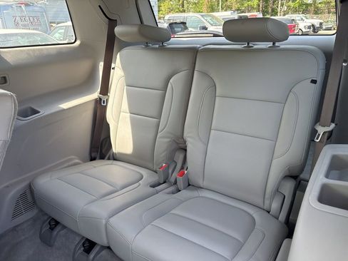 Used 2018 GMC Acadia SLT FWD image 28