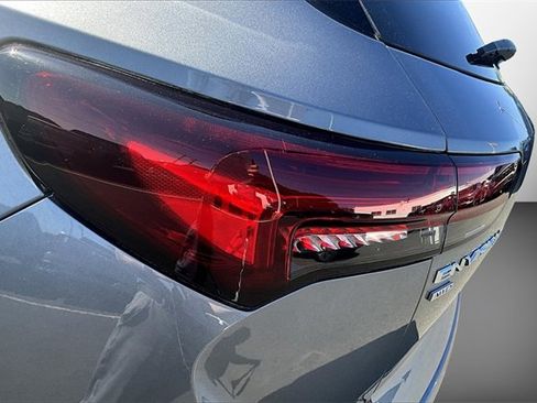 Used 2022 Buick Envision Essence w/ Technology Package I image 29