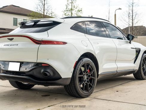 Used 2021 Aston Martin DBX image 8