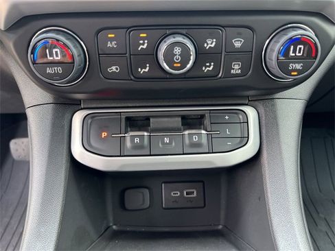 Used 2023 GMC Acadia SLE w/ Driver Convenience Package image 15